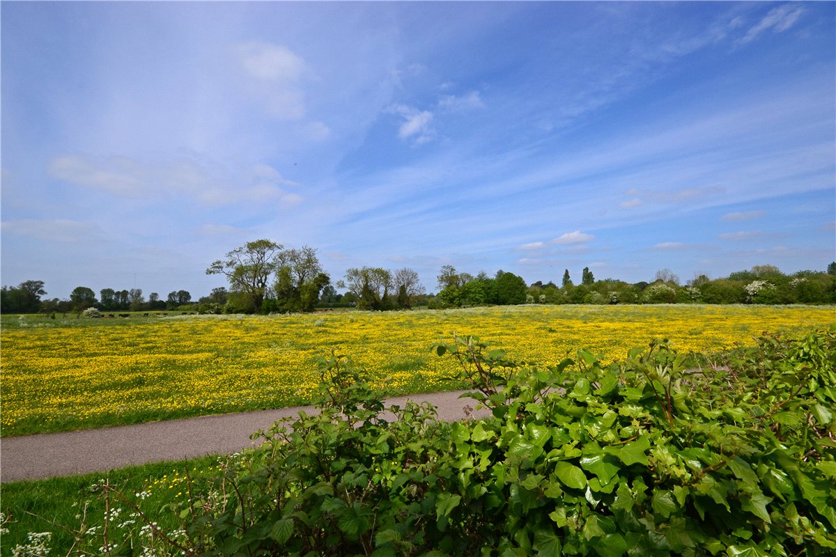 2 bedroom maisonette, Misty Meadows, Howard Road CB5 - Let Agreed