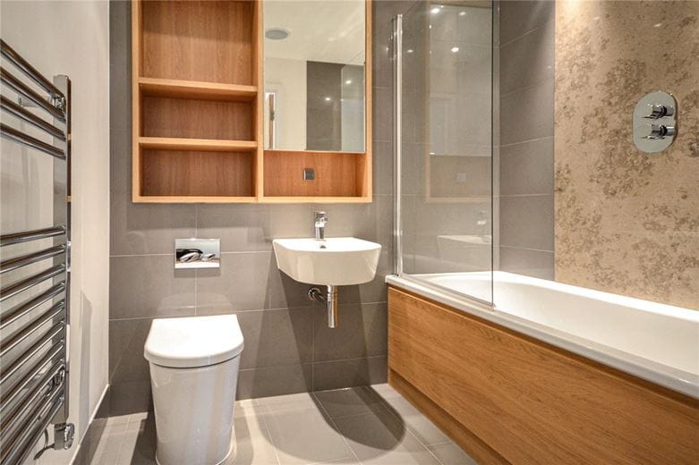 2 bedroom flat, Newton Court, Kingsley Walk CB5 - Let Agreed