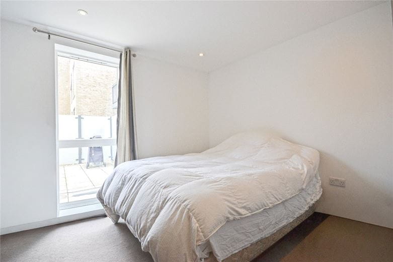 2 bedroom flat, Newton Court, Kingsley Walk CB5 - Let Agreed