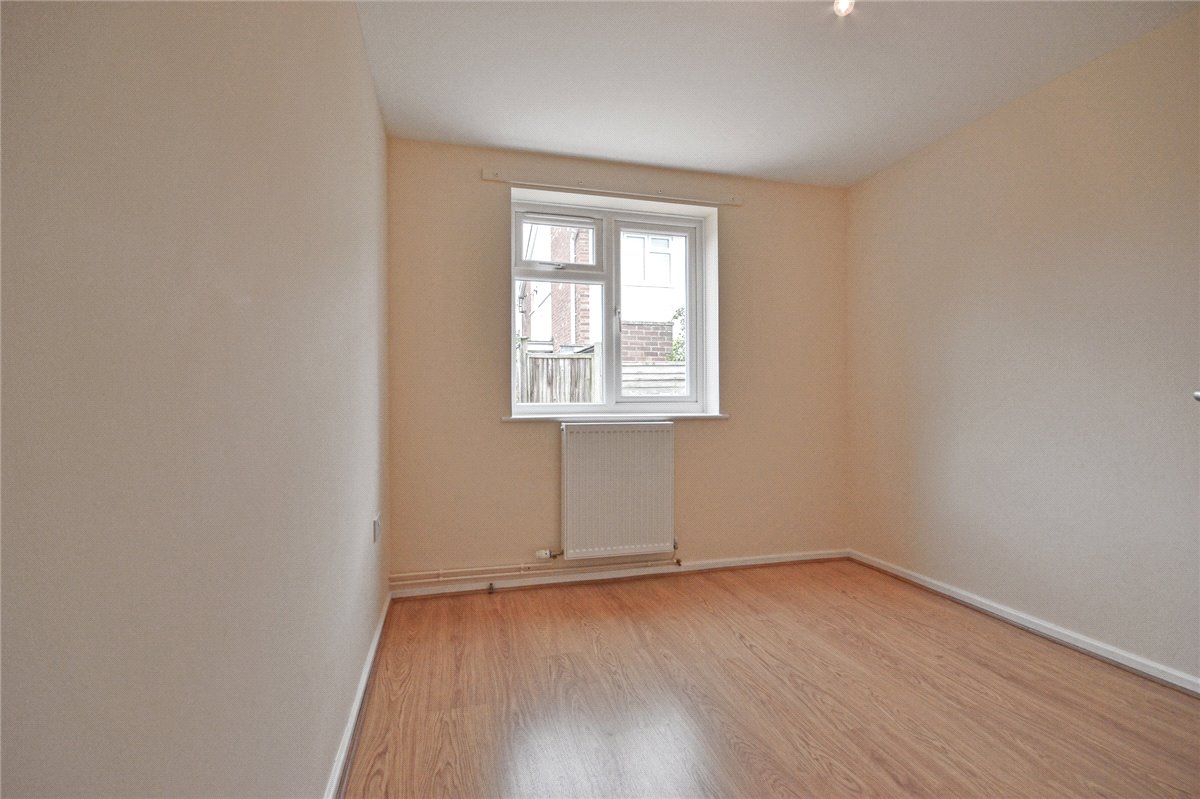 2 bedroom flat, Chatsworth Avenue, Cambridge CB4 - Let Agreed