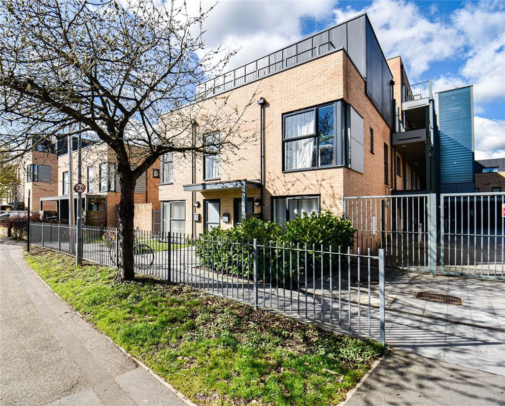 2 bedroom flat, Flamsteed Close, Cambridge CB1