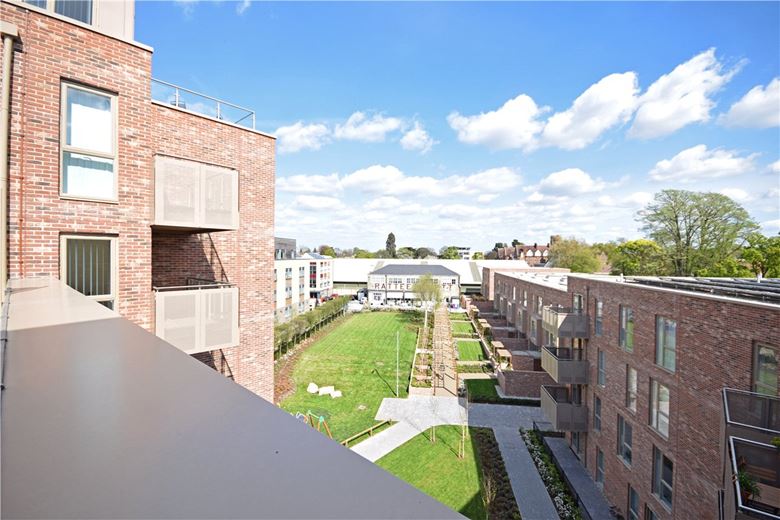 1 bedroom flat, Scholars Court, Homerton Gardens CB2 - Let Agreed