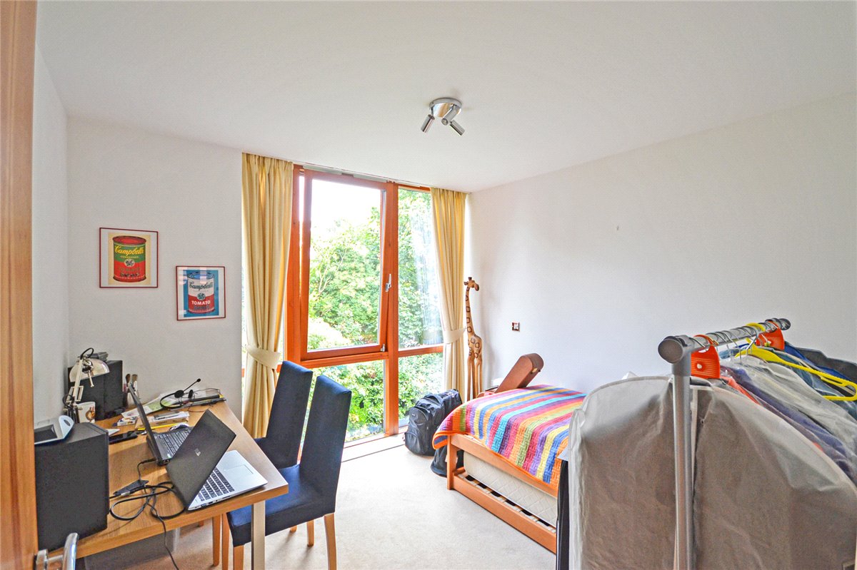 2 bedroom flat, Meadowcroft, Cambridge CB4 - Let Agreed