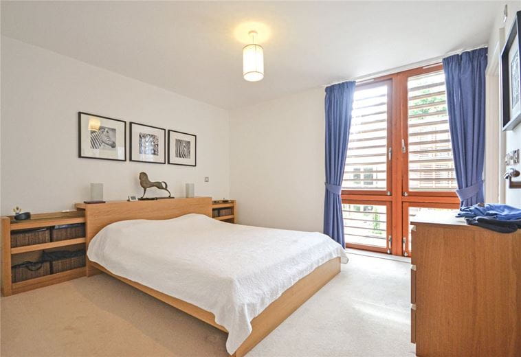 2 bedroom flat, Meadowcroft, Cambridge CB4 - Let Agreed