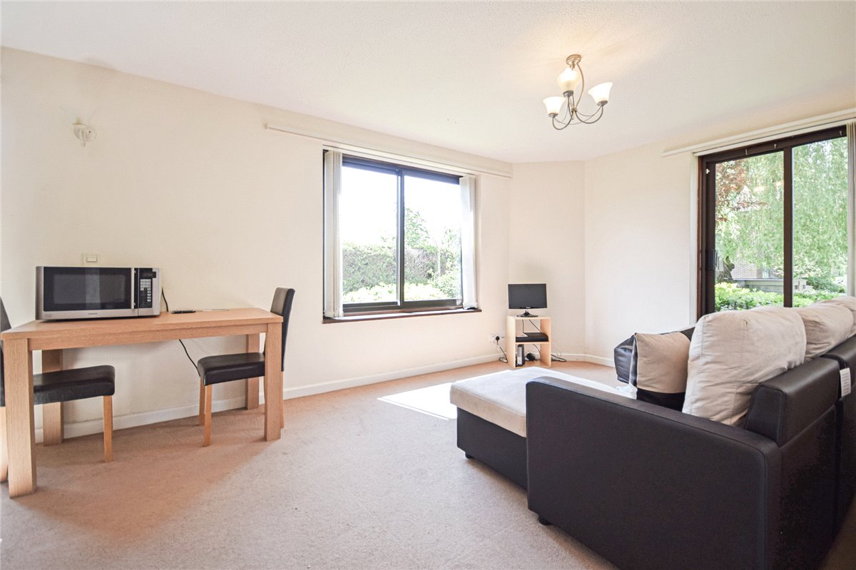 1 bedroom flat, Midsummer Court, Manhattan Drive CB4 - Let Agreed