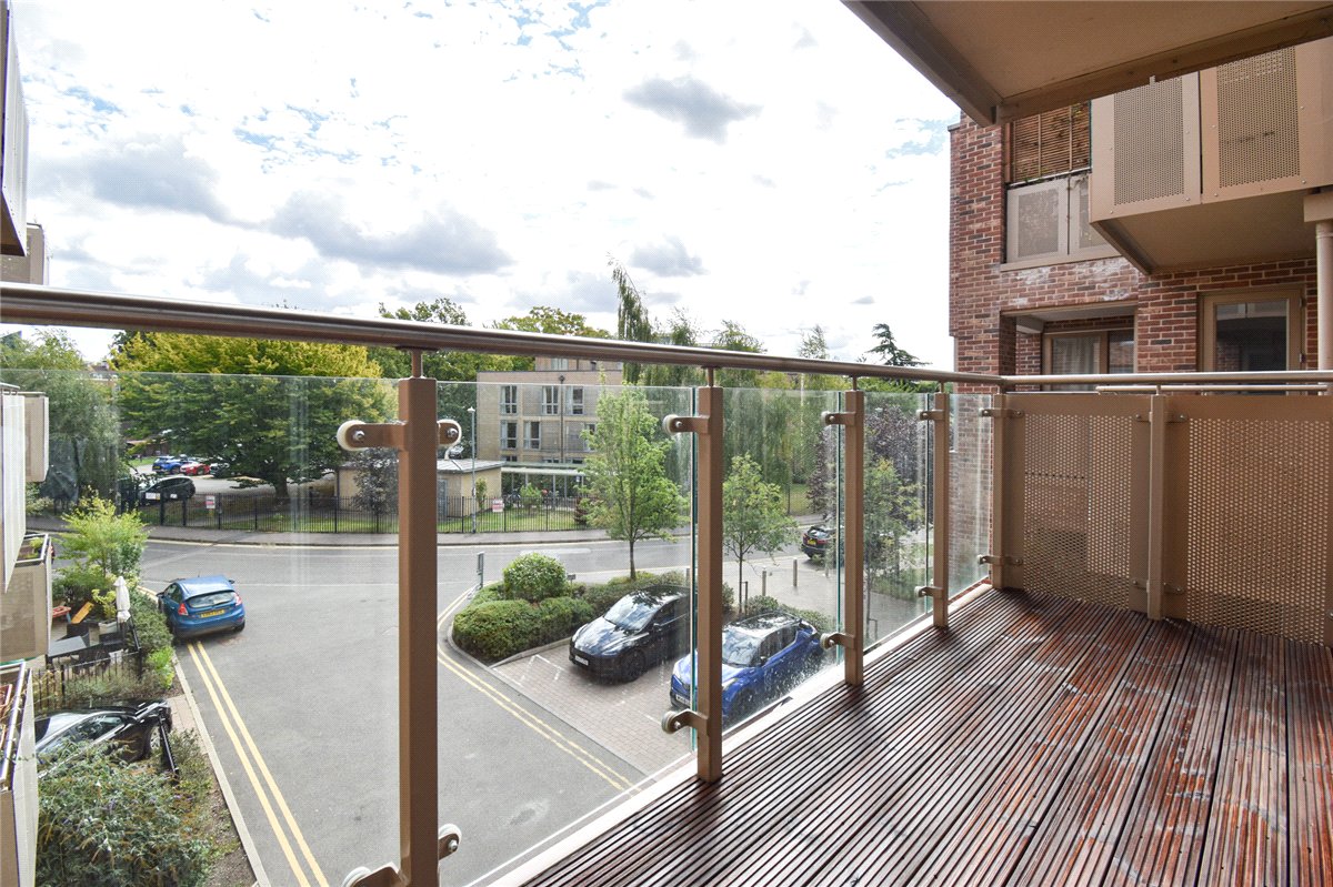 3 bedroom flat, Scholars Court, Harrison Drive CB2 - Let Agreed