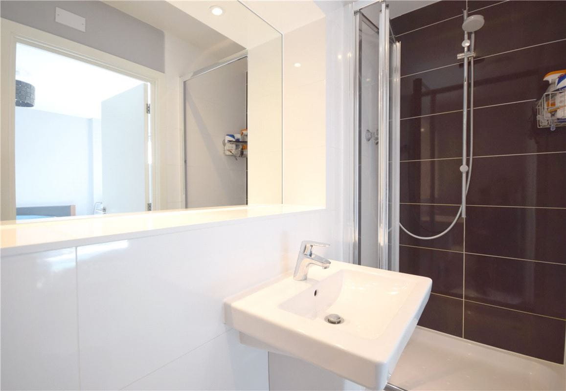 2 bedroom flat, Glenalmond Avenue, Cyan Building CB2