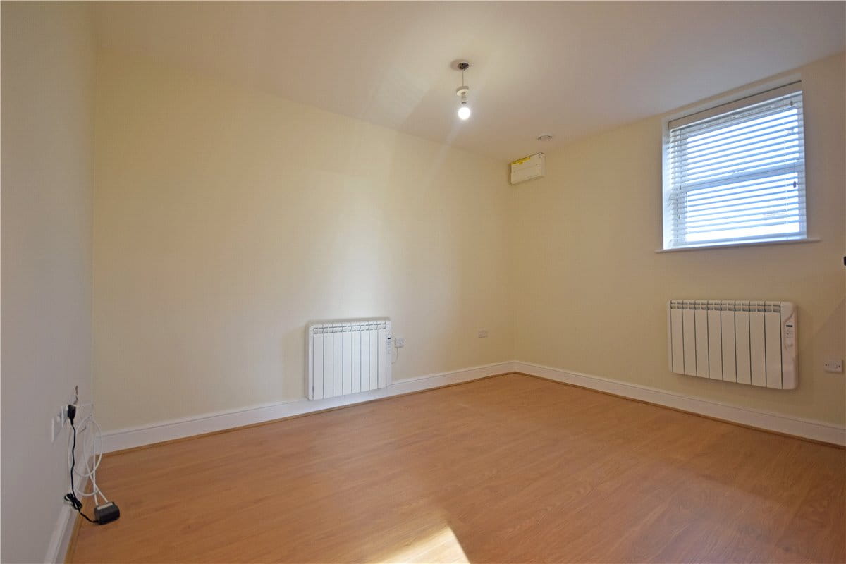 1 bedroom flat, The Courtyard, 49 Market Street CB7