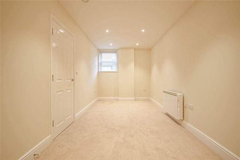 2 bedroom flat, The Courtyard, 49 Market Street CB7 - Let Agreed