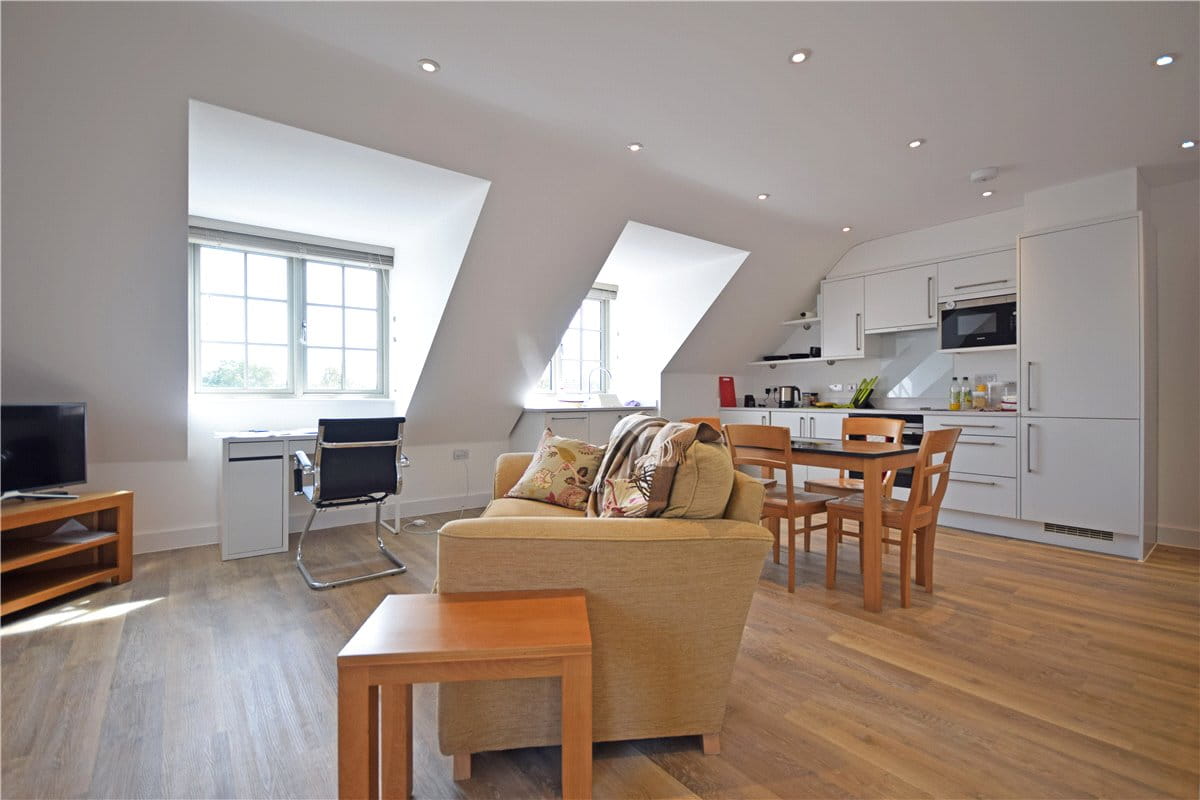 1 bedroom flat, High Street, Trumpington CB2