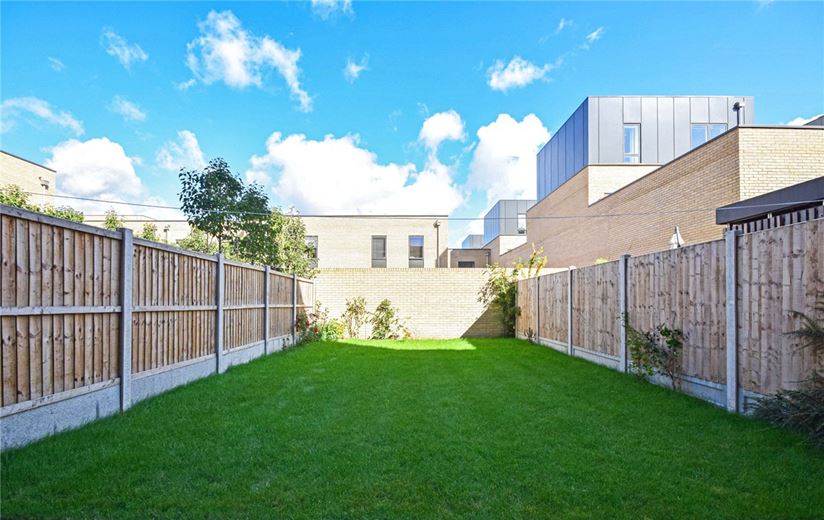 3 bedroom house, Whitelocks Drive, Trumpington CB2 - Let Agreed