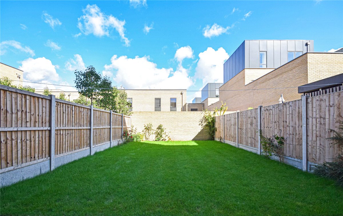 3 bedroom house, Whitelocks Drive, Trumpington CB2 - Let Agreed