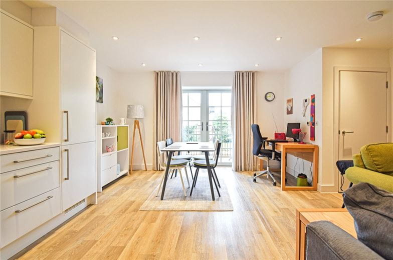 2 bedroom flat, High Street, Trumpington CB2 - Let Agreed