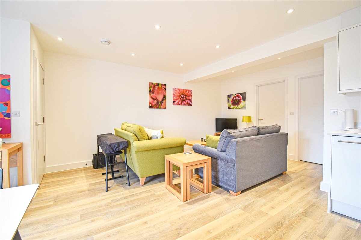 2 bedroom flat, High Street, Trumpington CB2 - Let Agreed