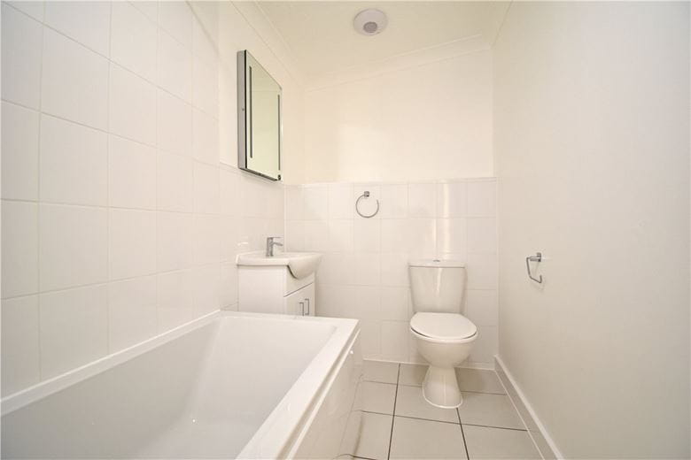 2 bedroom flat, Holyoake Court, Elfleda Road CB5