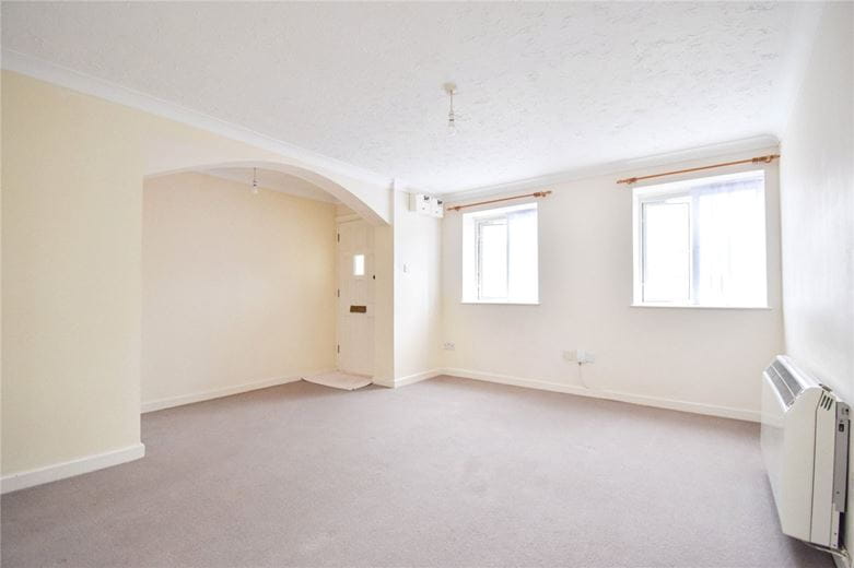 2 bedroom flat, Holyoake Court, Elfleda Road CB5 - Let Agreed