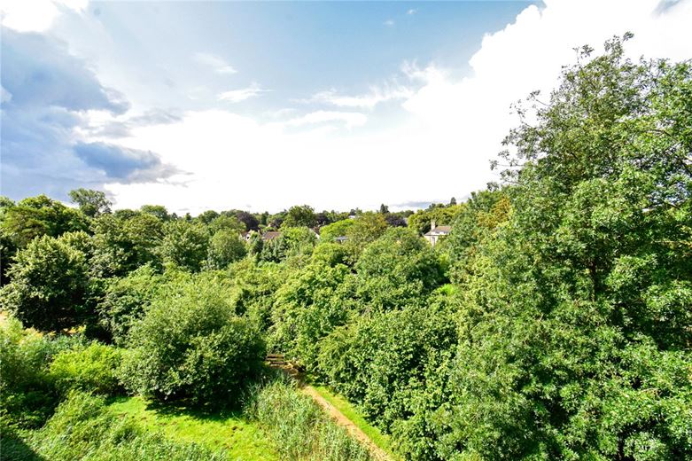 2 bedroom flat, The Copper Building, Kingfisher Way CB2 - Let Agreed