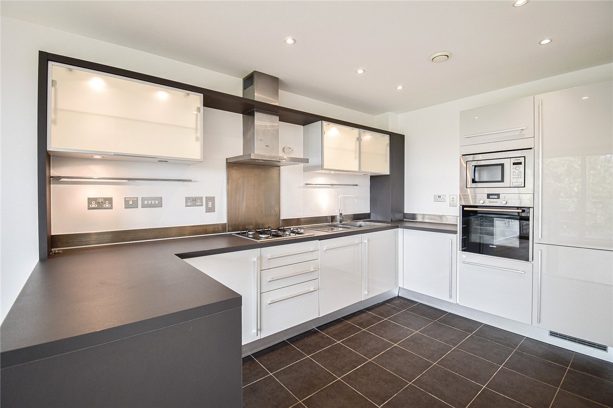 2 bedroom flat, The Copper Building, Kingfisher Way CB2 - Let Agreed