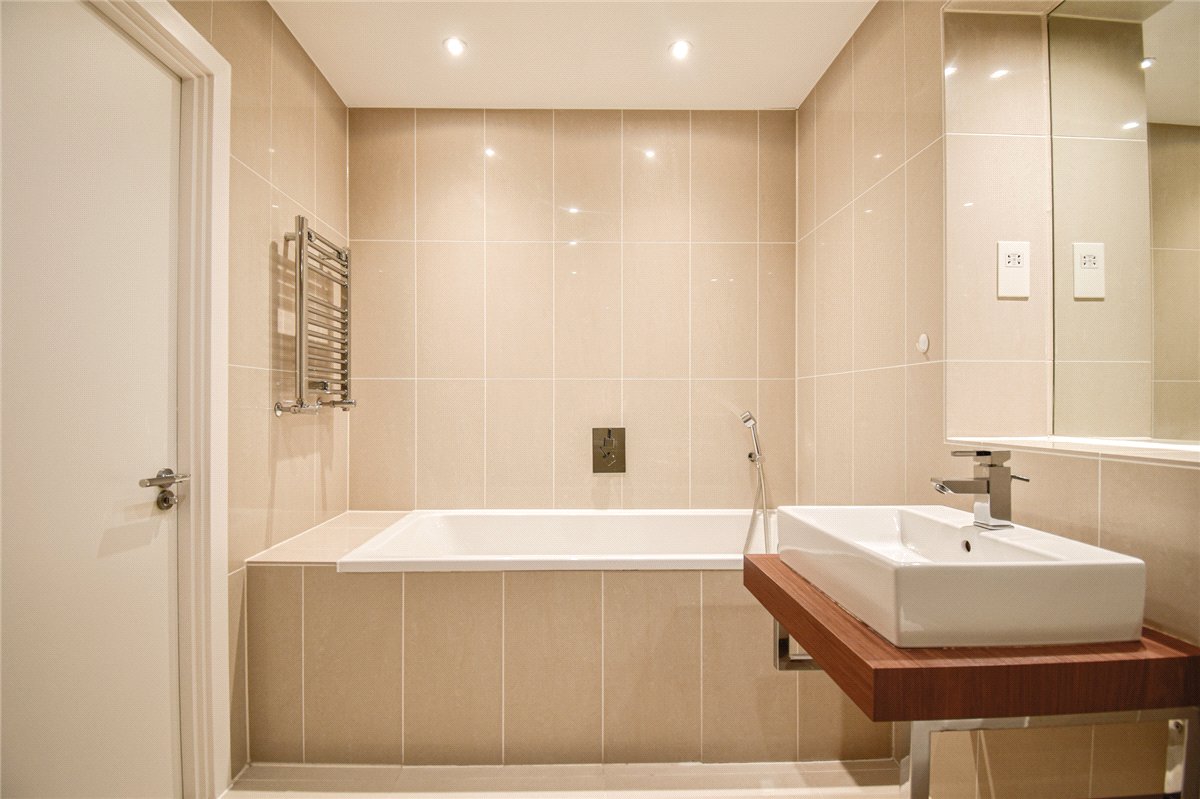 2 bedroom flat, The Copper Building, Kingfisher Way CB2 - Let Agreed