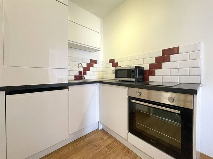 1 bedroom flat, Newmarket Road, Cambridge CB5 - Available