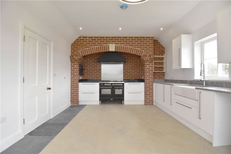5 bedroom house, Lower Farmhouse, Upend CB8 - Available
