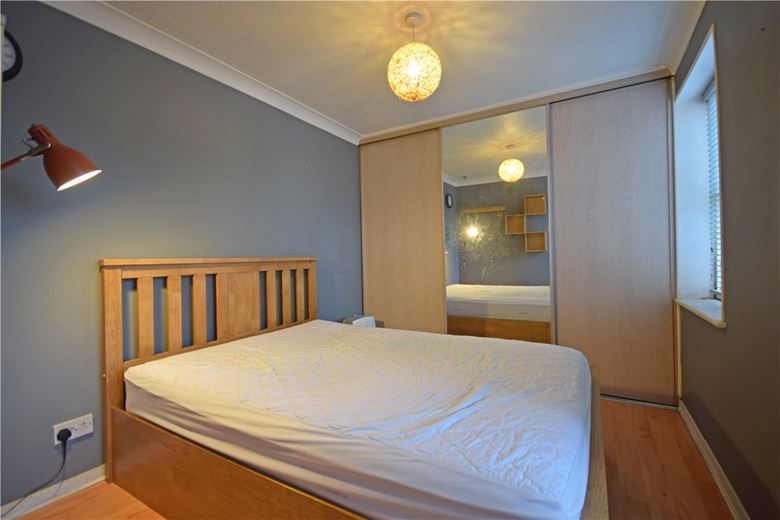 1 bedroom flat, Prince Henry Court, Victoria Road CB4 - Let Agreed