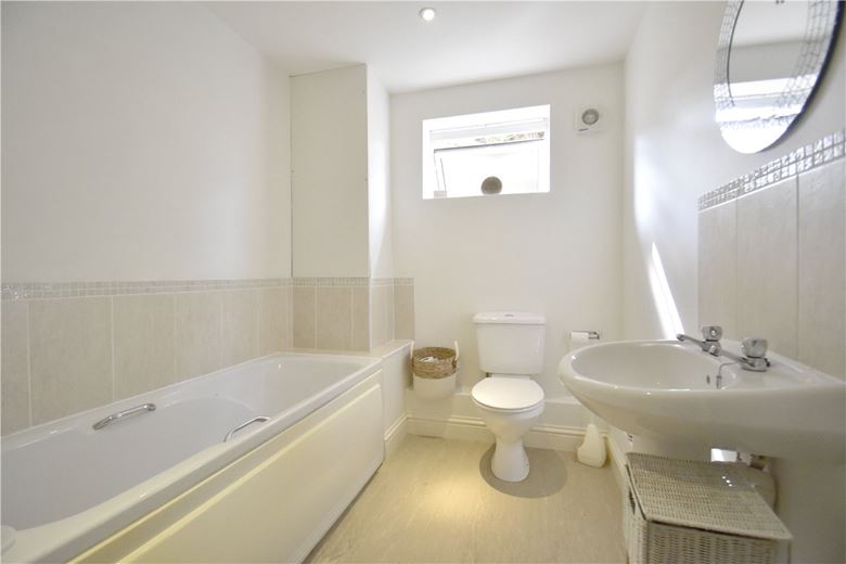 2 bedroom flat, Brookwood House, 226A Histon Road CB4