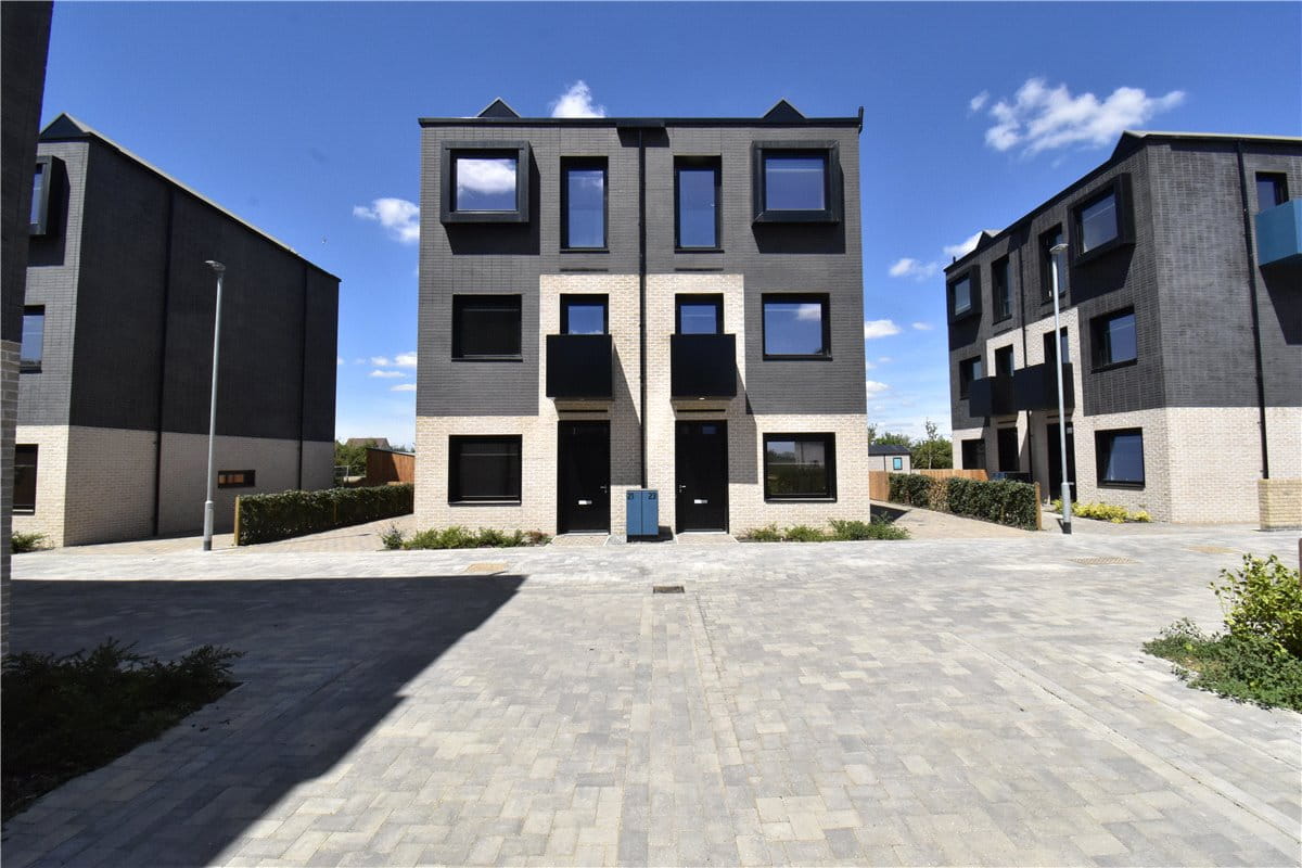 3 bedroom house, Lockhart Way, Northstowe CB24 - Available