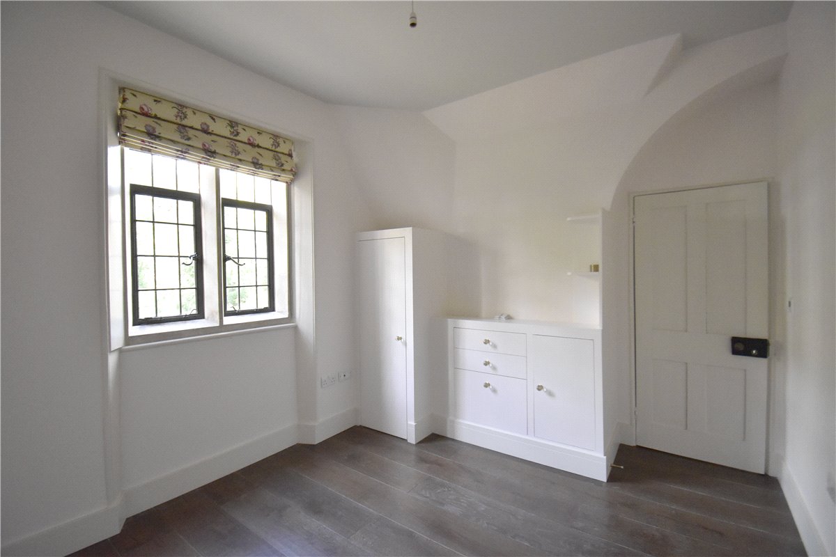 6 bedroom house, Newmarket Road, Kirtling CB8