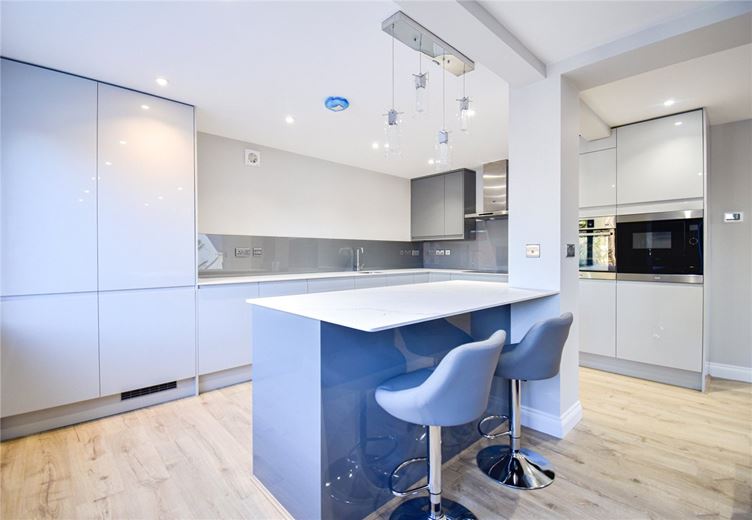2 bedroom flat, High Street, Cottenham CB24 - Available