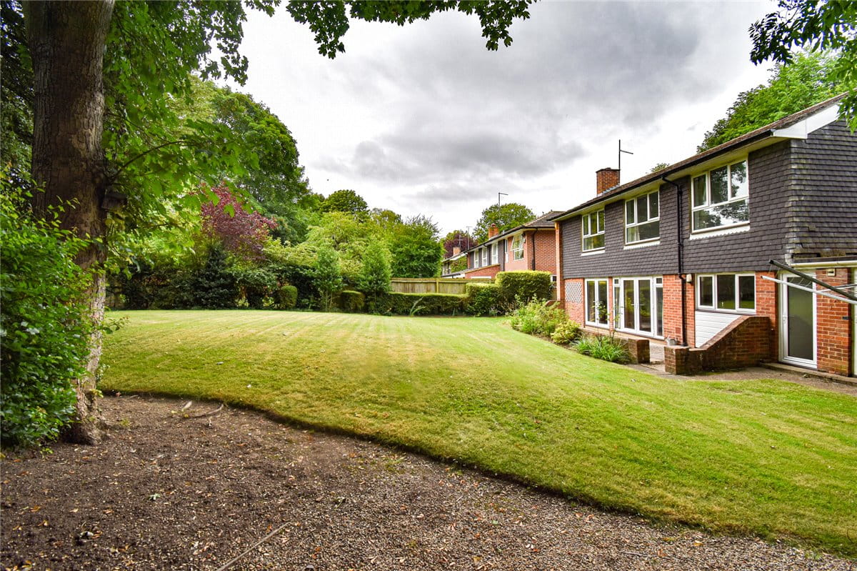 4 bedroom house, Spinney Drive, Great Shelford CB22 - Available