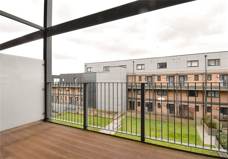 2 bedroom flat, Flamsteed Close, Cambridge CB1 - Let Agreed