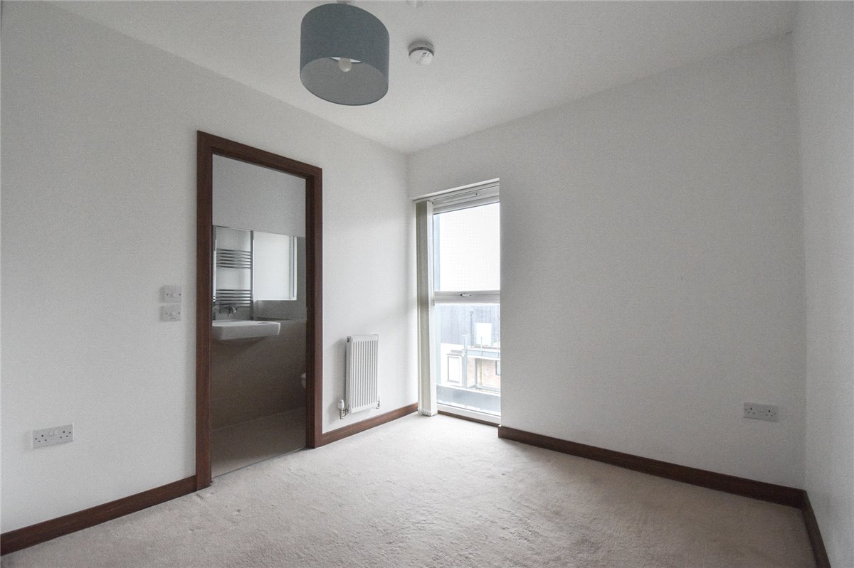 2 bedroom flat, Flamsteed Close, Cambridge CB1 - Let Agreed