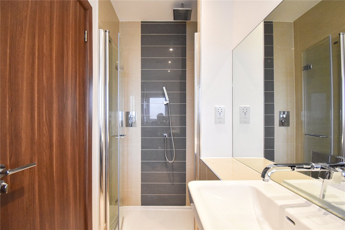2 bedroom flat, Flamsteed Close, Cambridge CB1 - Let Agreed