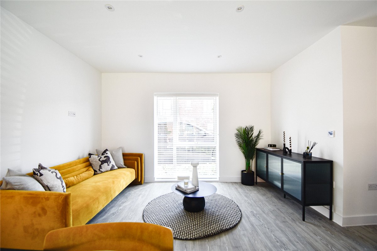 2 bedroom house, Grey Way, Cambridge CB5