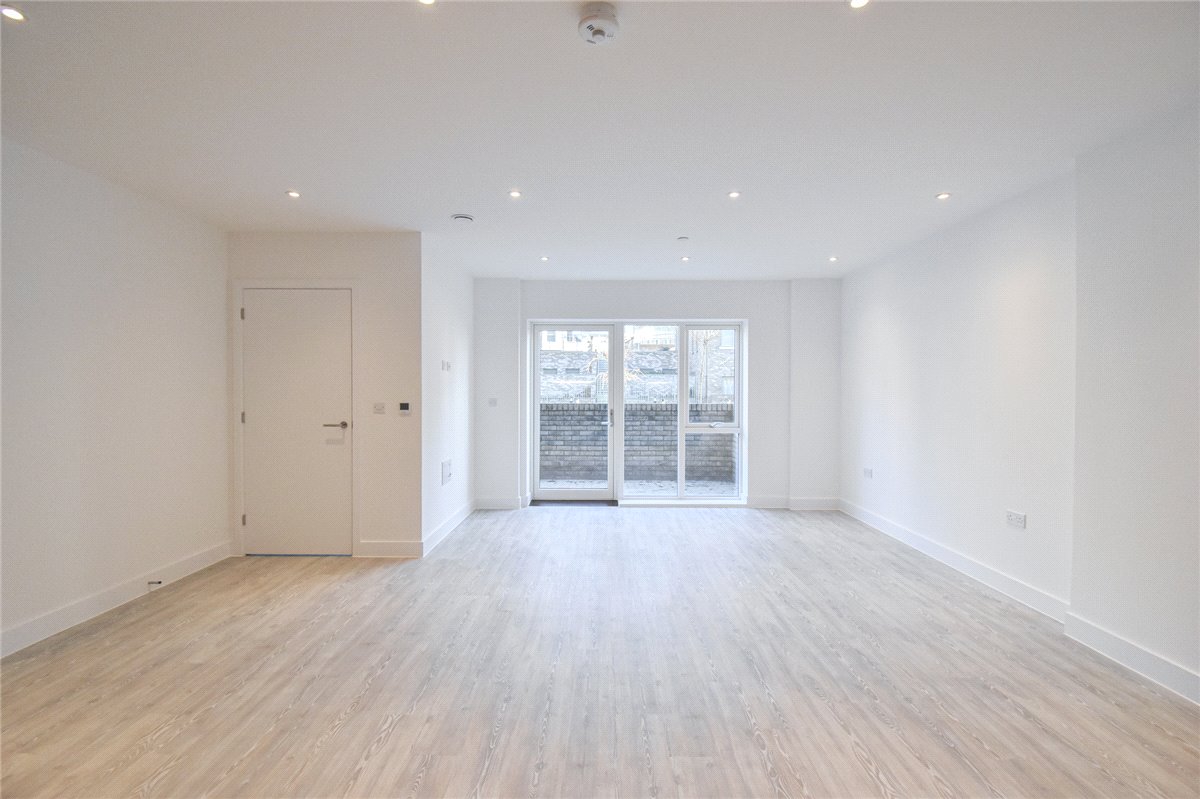 2 bedroom flat, Bragg Way, Cambridge CB5