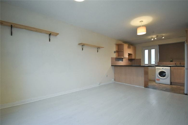 2 bedroom flat, Hazelwood Close, Cambridge CB4 - Let Agreed