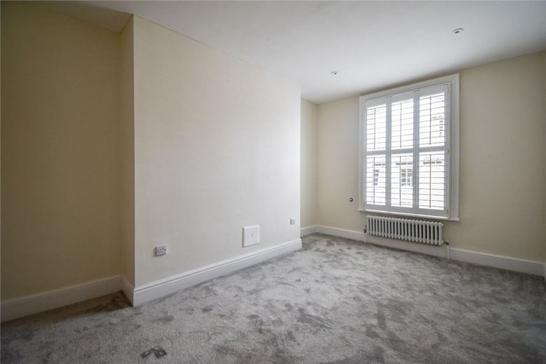 3 bedroom flat, Bateman Street, Cambridge CB2 - Let Agreed