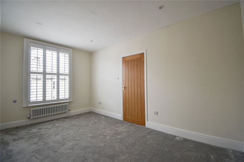 3 bedroom flat, Bateman Street, Cambridge CB2 - Let Agreed