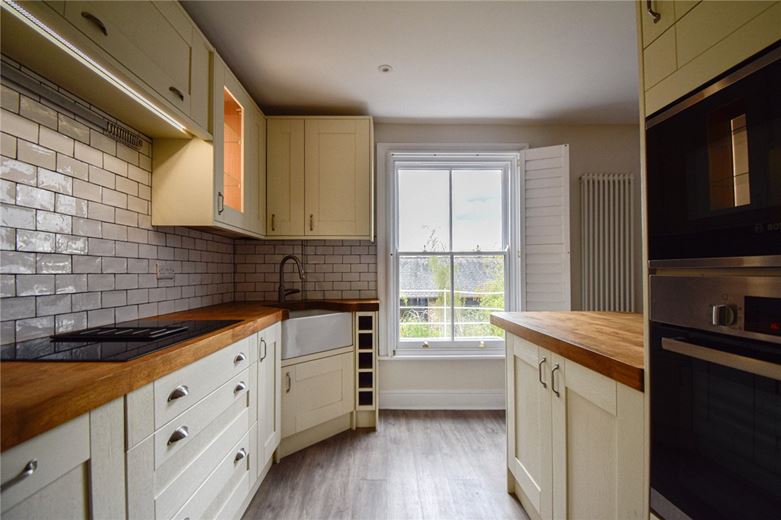 3 bedroom flat, Bateman Street, Cambridge CB2 - Let Agreed