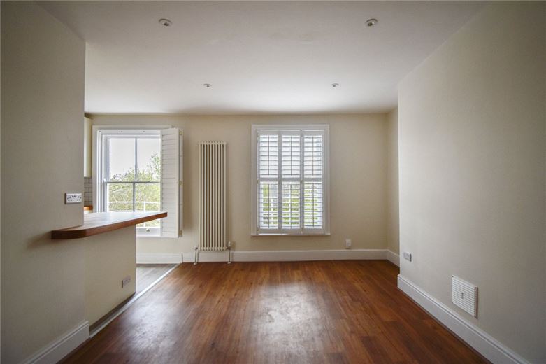 3 bedroom flat, Bateman Street, Cambridge CB2 - Let Agreed