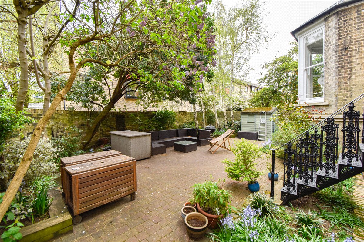 3 bedroom flat, Bateman Street, Cambridge CB2 - Let Agreed