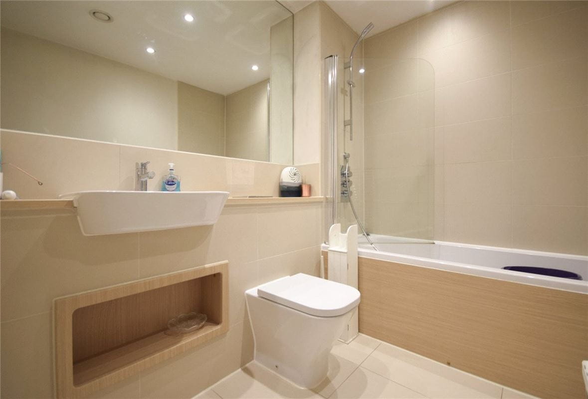 2 bedroom flat, Addenbrookes Road, Trumpington CB2 - Available