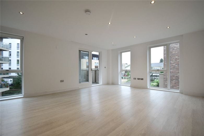 3 bedroom flat, Scholars Court, Harrison Drive CB2 - Let Agreed