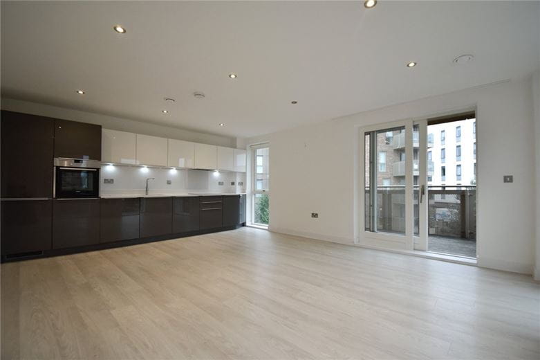 3 bedroom flat, Scholars Court, Harrison Drive CB2 - Let Agreed