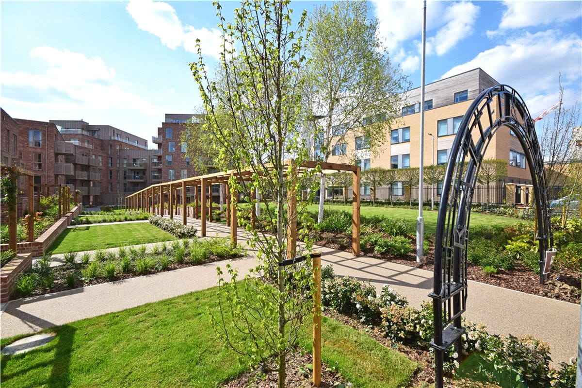 3 bedroom flat, Scholars Court, Harrison Drive CB2