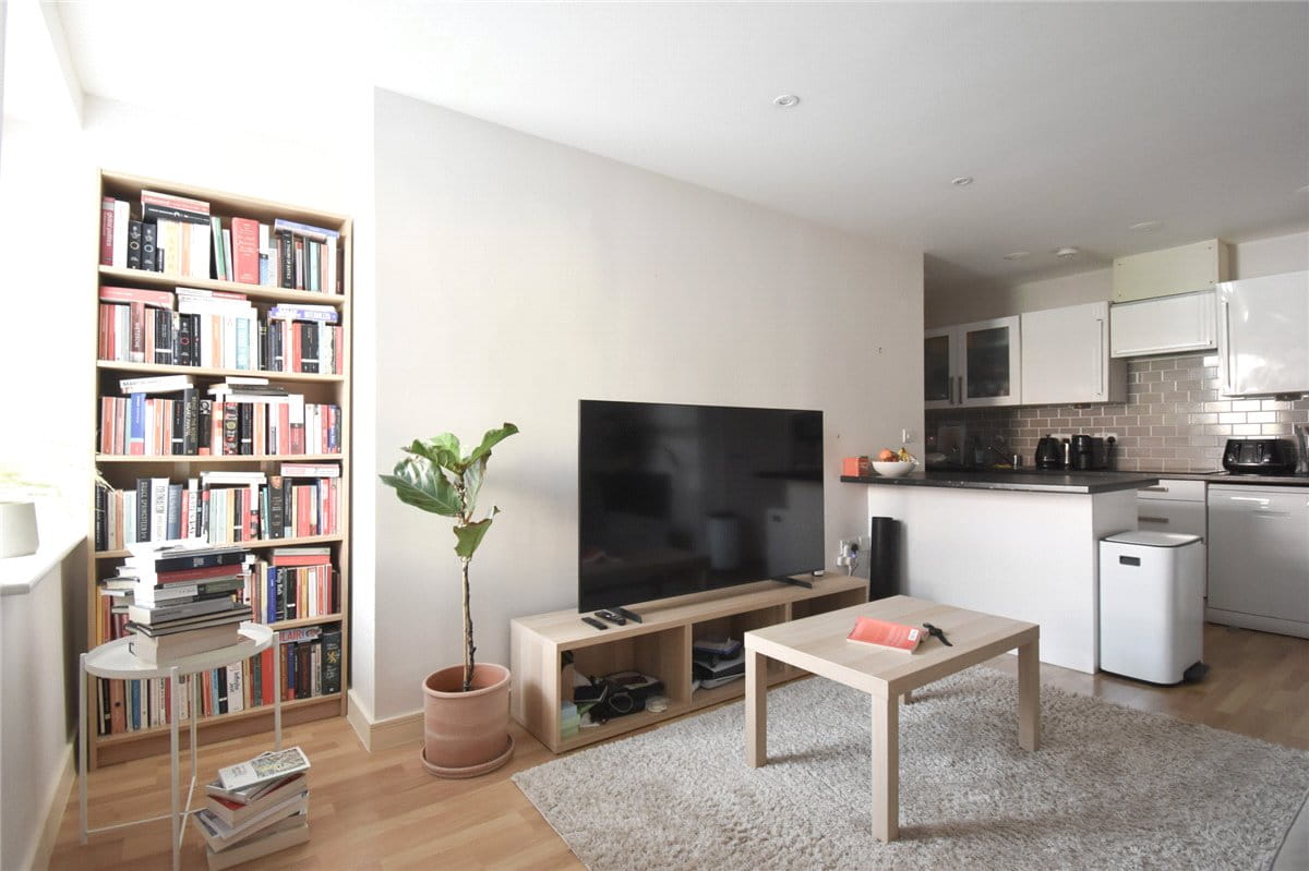 1 bedroom flat, Guthrie Court, Paradise Street CB1