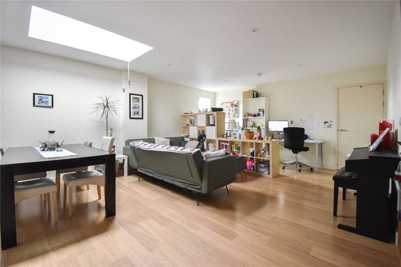 1 bedroom flat, Guthrie Court, Paradise Street CB1