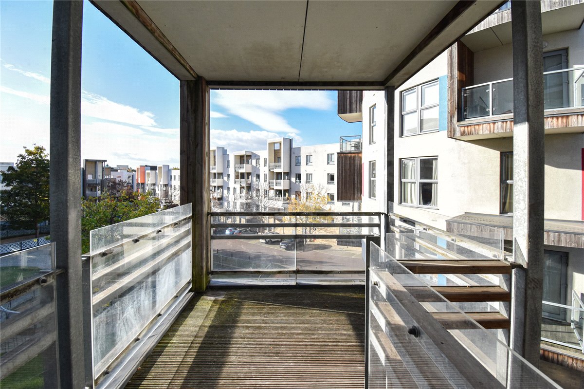 2 bedroom flat, Glenalmond Avenue, Cambridge CB2 - Available