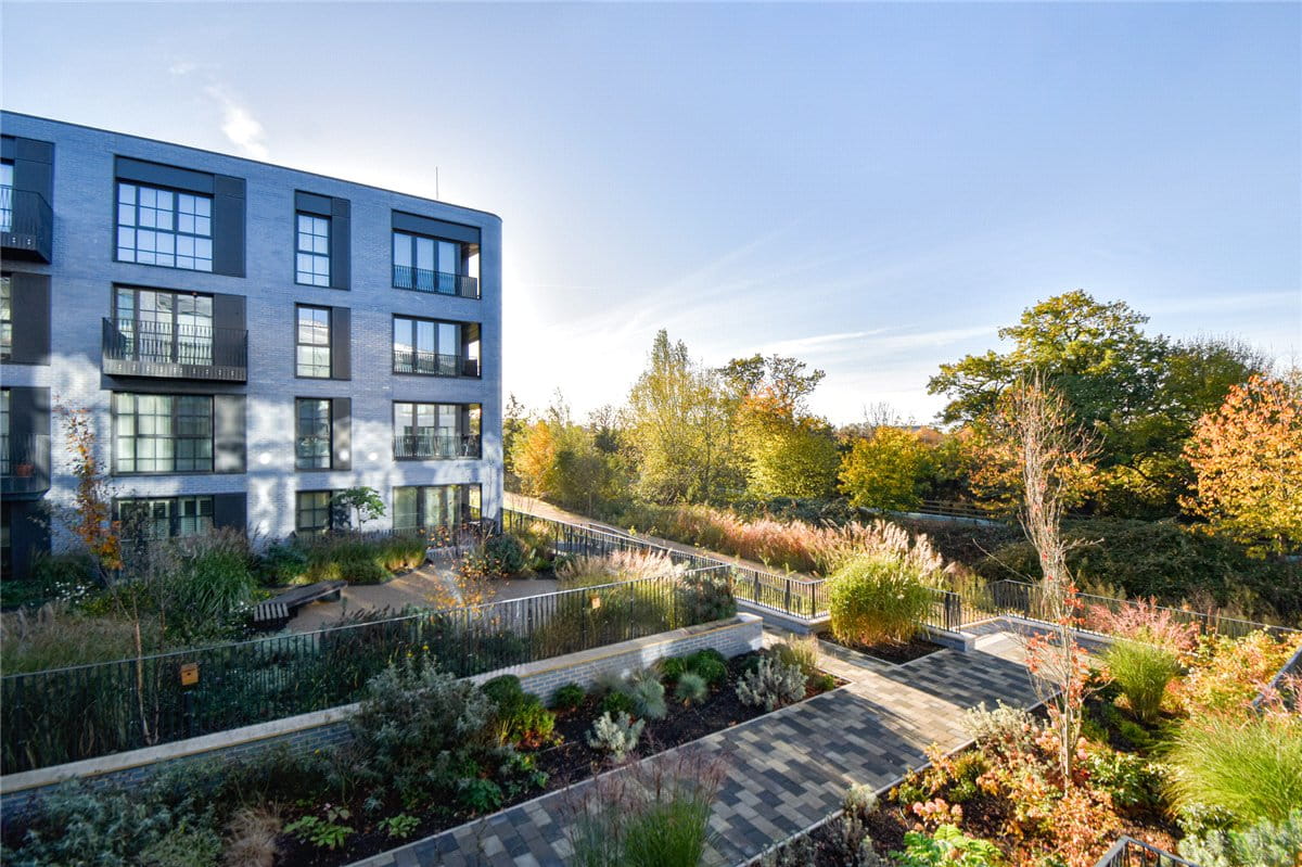 2 bedroom flat, Turing Way, Cambridge CB3 - Available